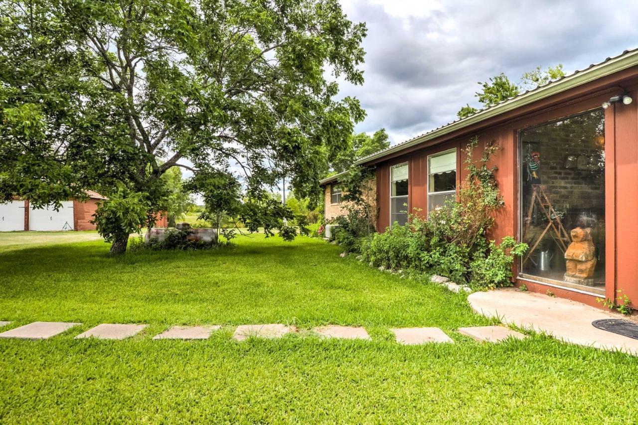 Carmine Cottage With Porch On Beautiful 60-Acre Farm Exterior foto