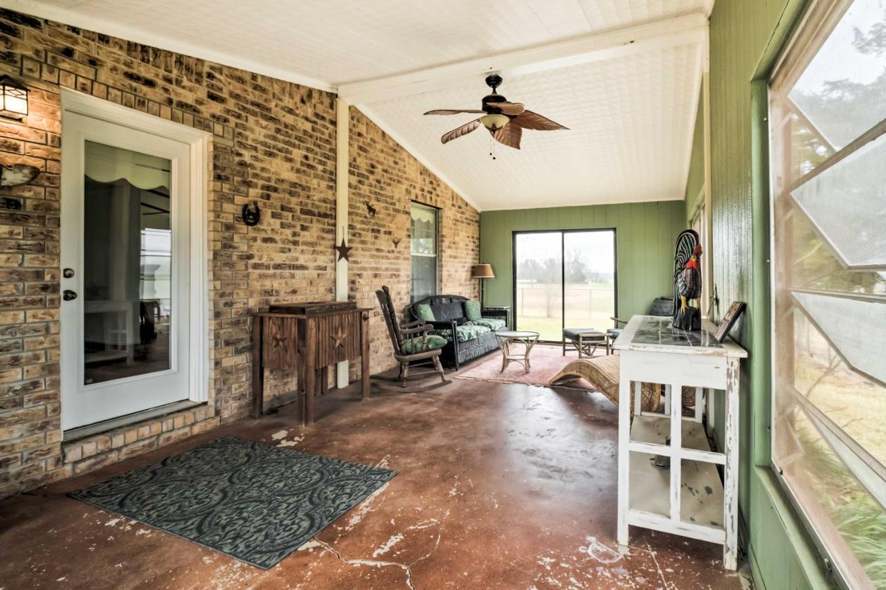 Carmine Cottage With Porch On Beautiful 60-Acre Farm Exterior foto